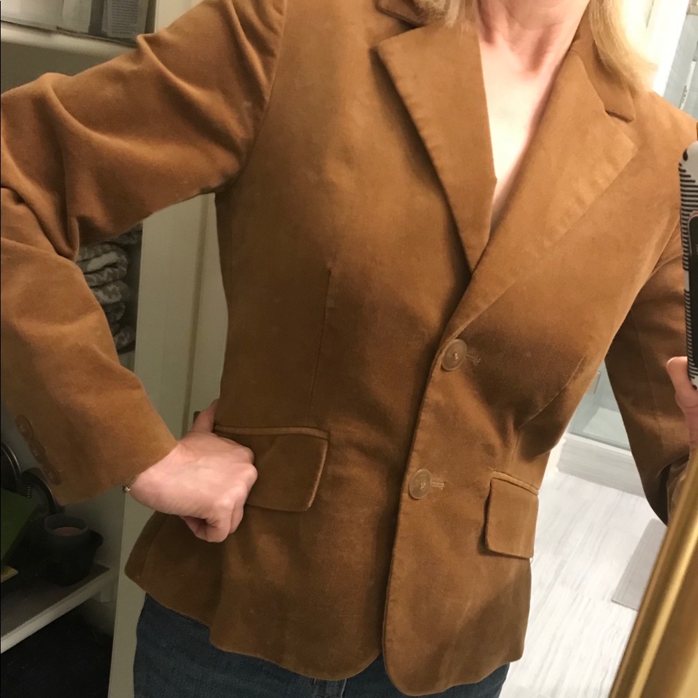 Velvet jacket that fits to a T!
